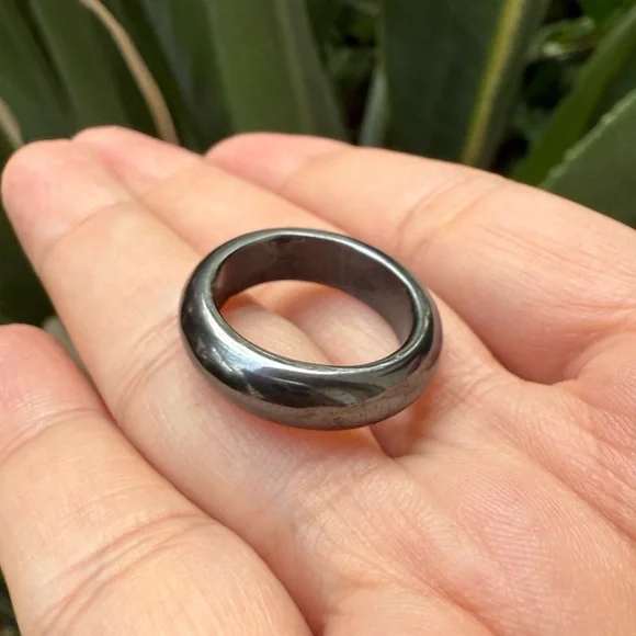 Carved hematite size 6.0 band ring - Picture 1 of 6